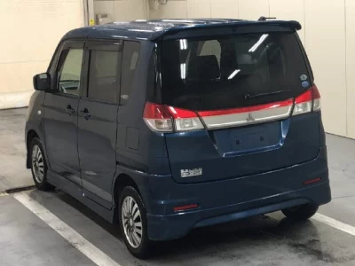 MITSUBISHI DELICA D2