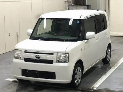 TOYOTA PIXIS SPACE