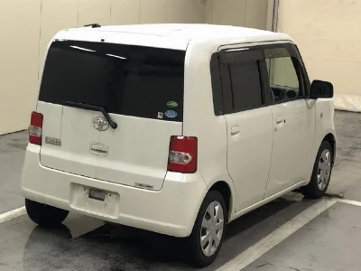 TOYOTA PIXIS SPACE