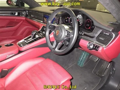 PORSCHE PANAMERA
