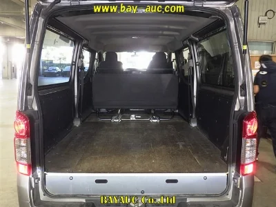 NISSAN NV350 CARAVAN