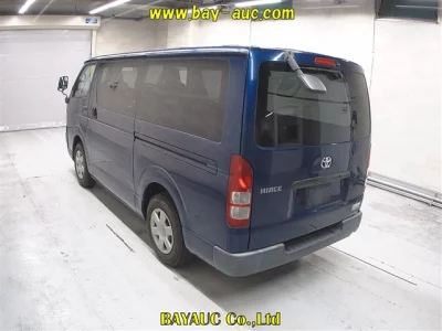 TOYOTA HIACE VAN
