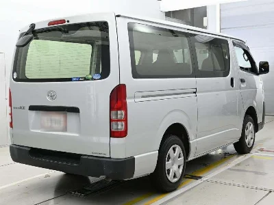 TOYOTA REGIUS VAN