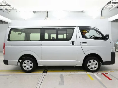 TOYOTA REGIUS VAN