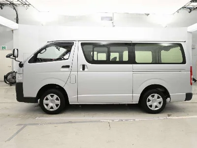 TOYOTA REGIUS VAN