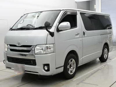 TOYOTA REGIUS VAN