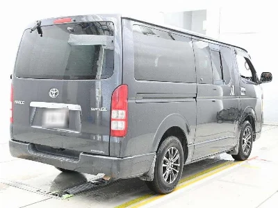 TOYOTA HIACE VAN