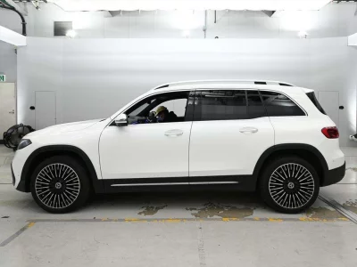MERCEDES BENZ EQB