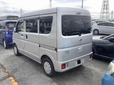 NISSAN CLIPPER VAN
