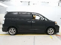 Цена авто Toyota Voxy с аукционов Японии, номер кузова AZR60G, пробег 96 000, оценка 2