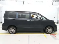 Цена авто Toyota Voxy с аукционов Японии, номер кузова ZRR75W, пробег 186 000, оценка 2