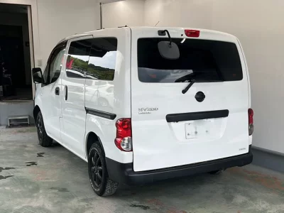 NISSAN NV200