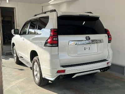 TOYOTA LAND CRUISER PRADO
