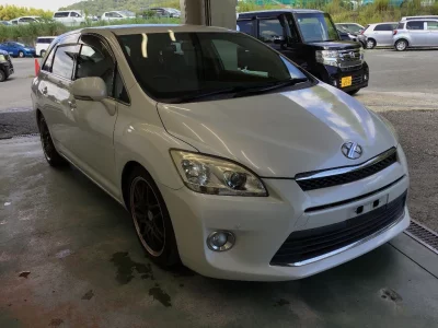 TOYOTA MARK X ZIO