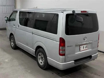 TOYOTA HIACE VAN