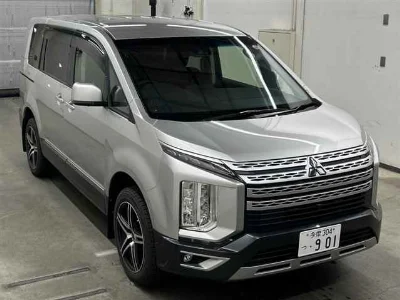 MITSUBISHI DELICA D5