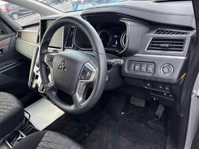 MITSUBISHI DELICA D5