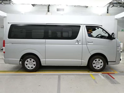 TOYOTA HIACE VAN