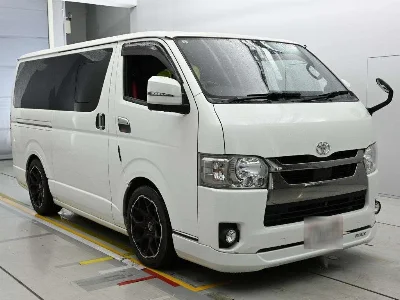TOYOTA HIACE VAN