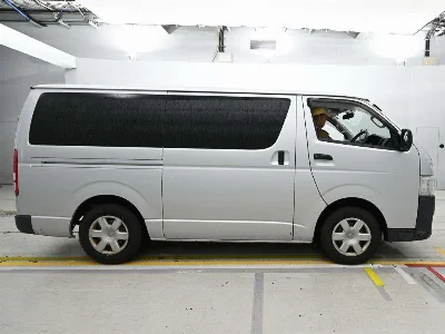 TOYOTA REGIUS VAN