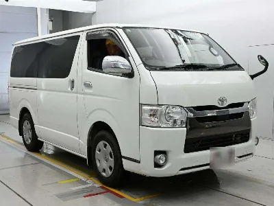 TOYOTA HIACE VAN