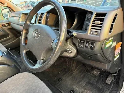 TOYOTA HIACE