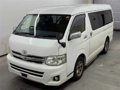 TOYOTA HIACE