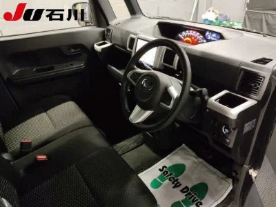 DAIHATSU WAKE