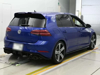 VOLKSWAGEN GOLF R