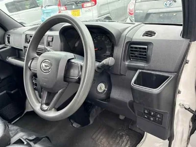TOYOTA PIXIS VAN