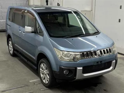 MITSUBISHI DELICA D5