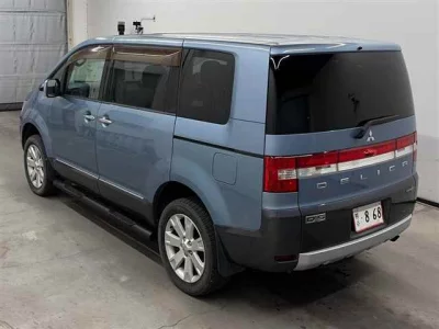 MITSUBISHI DELICA D5
