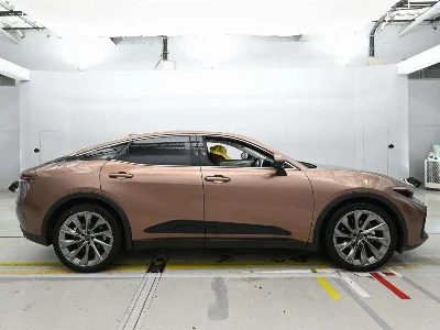 TOYOTA CROWN CROSSOVER