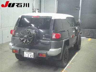 TOYOTA FJ CRUISER