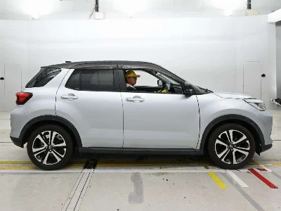 DAIHATSU ROCKY