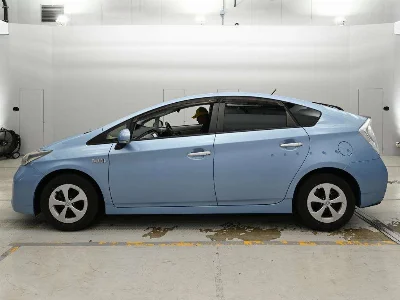 TOYOTA PRIUS PHV