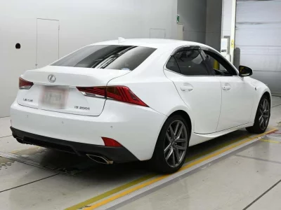 LEXUS IS