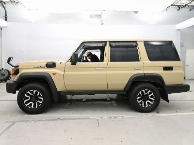 TOYOTA LAND CRUISER