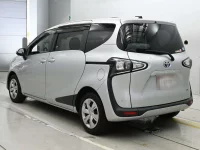 Цена авто Toyota Sienta с аукционов Японии, номер кузова NHP170G, пробег 25 000, оценка 3
