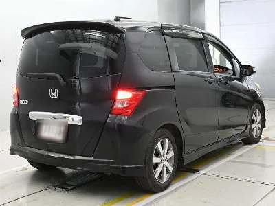 HONDA FREED SPIKE