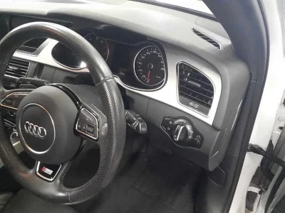 AUDI A4 AVANTE