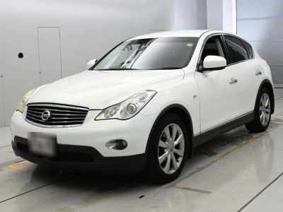 NISSAN SKYLINE CROSSOVER