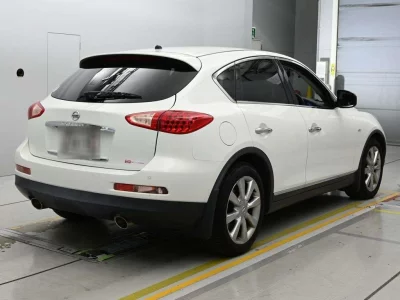 NISSAN SKYLINE CROSSOVER