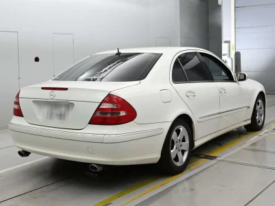 MERCEDES BENZ E CLASS
