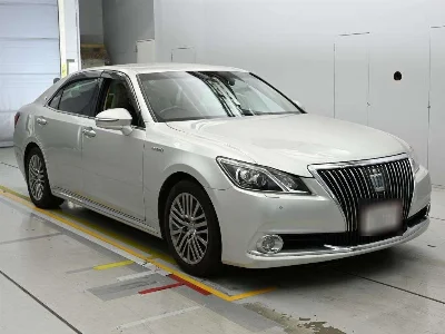 TOYOTA CROWN MAJESTA