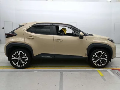 TOYOTA YARIS CROSS