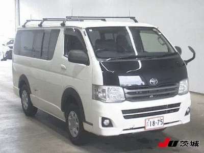 TOYOTA HIACE VAN