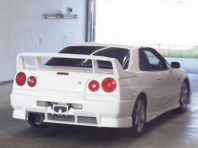 NISSAN SKYLINE