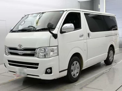 TOYOTA HIACE VAN