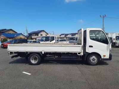TOYOTA DYNA